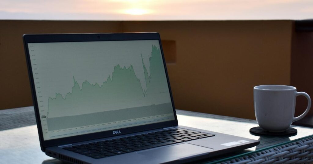 Empower как бесплатный финансовый дашборд помогает видеть net worth, траты и накопления в одном окне, но не всегда меняет привычки расходов